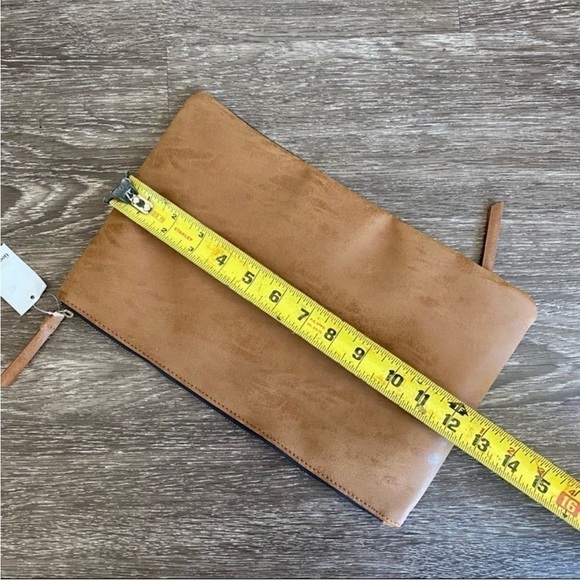 GoodFellow faux leather pouch bag.NWT - Picture 7 of 7